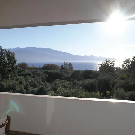 בית נופש Gorgeous In Nafpaktos *