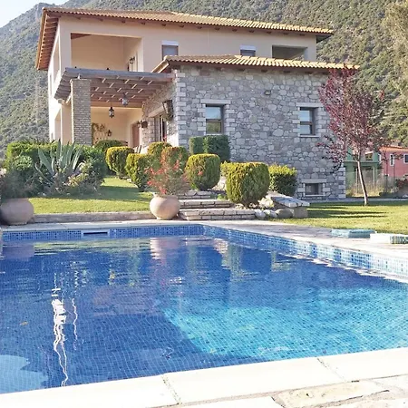 Gorgeous In Nafpaktos *