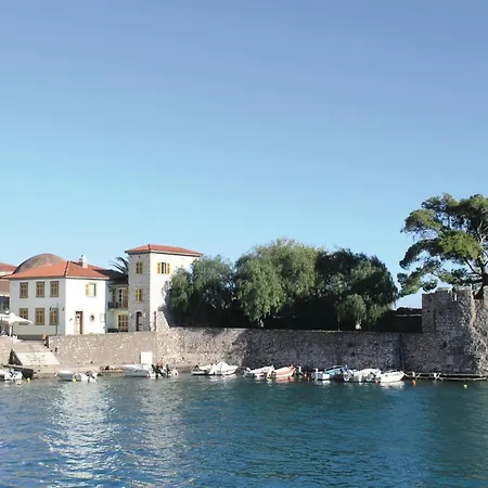 בית נופש Gorgeous In Nafpaktos Skaloma